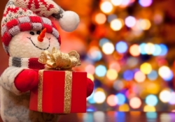 Новогоднее украшение офиса: баланс работы и праздника