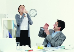 Как защититься от гриппа и простуды в офисе