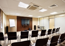 Зал «Диалог» - для видеоконференций, вебинаров, прямых эфиров